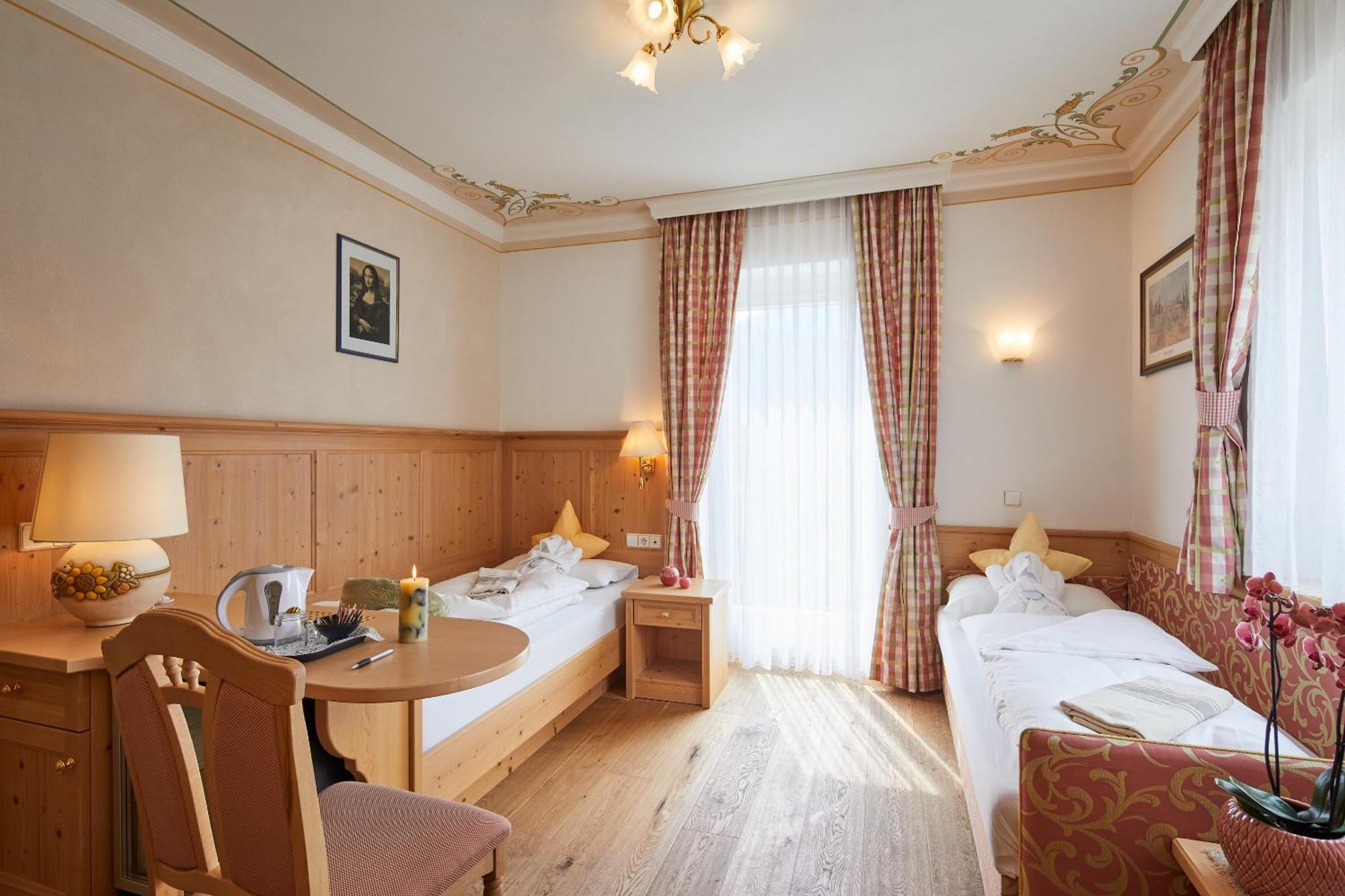 Dolomites Wellness Hotel Savoy ลาวิลลา ห้อง รูปภาพ